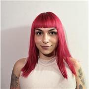 Licenciada en Humanidades y Lengua Castellana, con especial énfasis en estudiantes de secundaria.